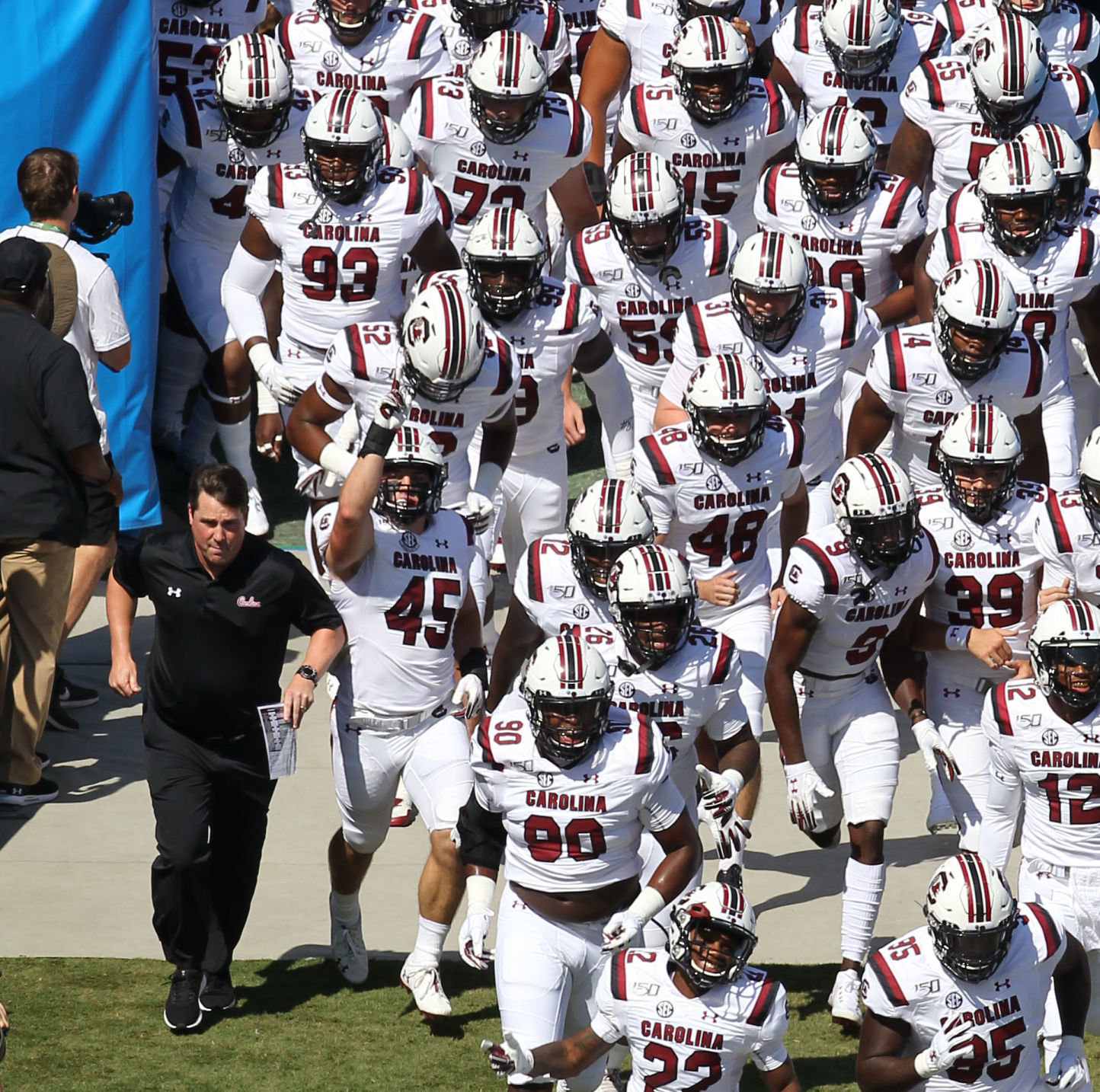 2019.08.29.will.muschamp.team.entrance.1.jpg